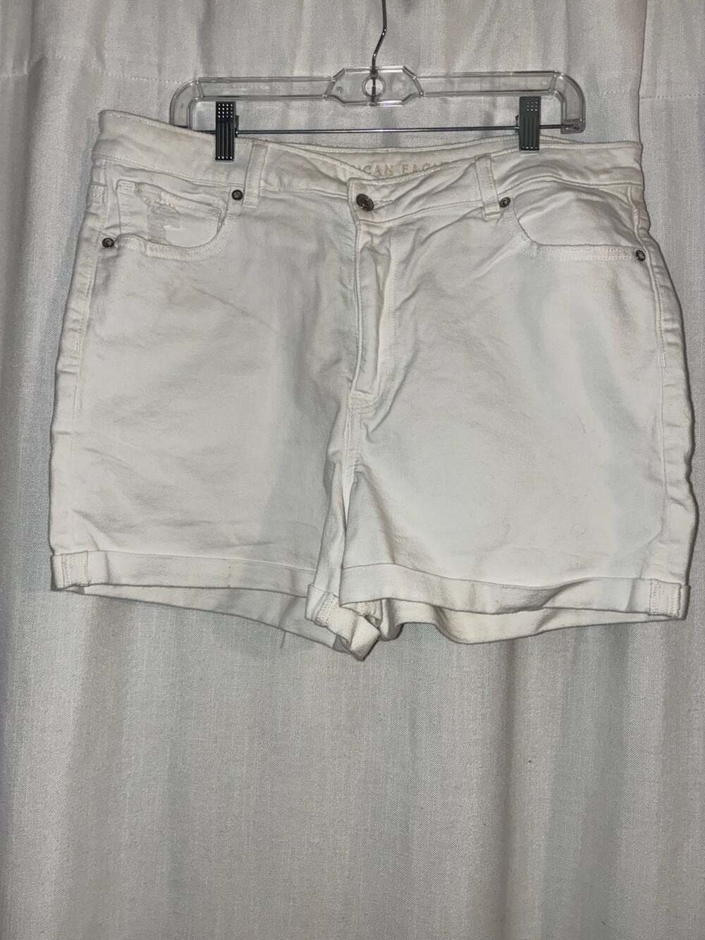 American Eagle White Stretch Mom Shorts size 16